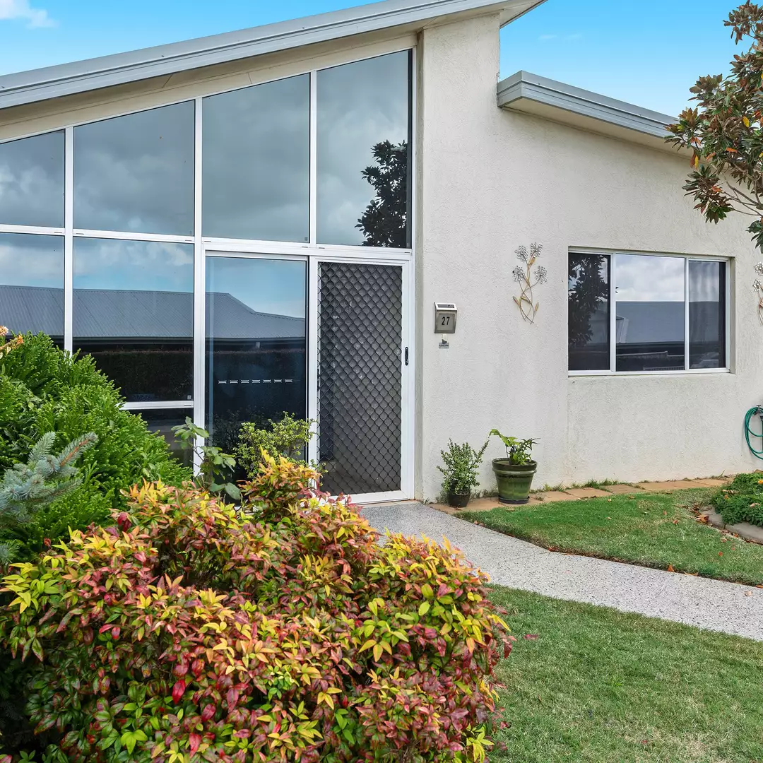 "MONTANA"- Bright, Open Plan Living