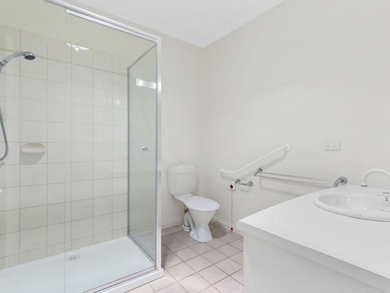 Modern Villa with Garden Retreat