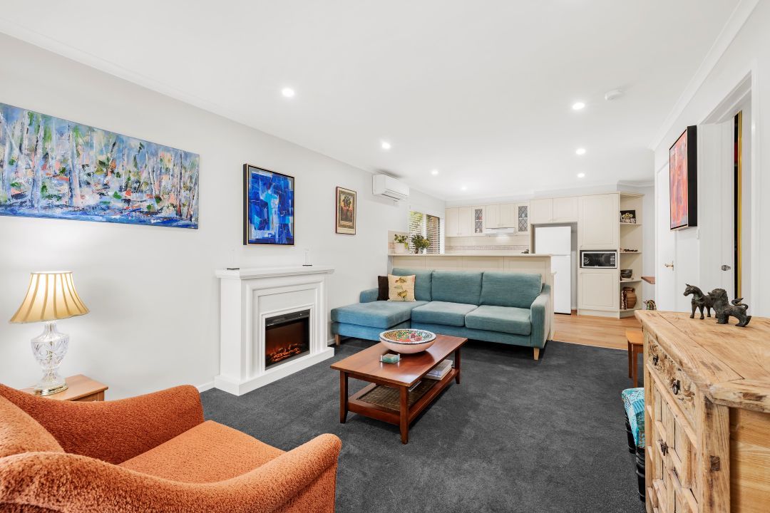 One Bedroom Unit, on the flat!  Are you fussy?  As the new owner of this beautifully refurbished unit!