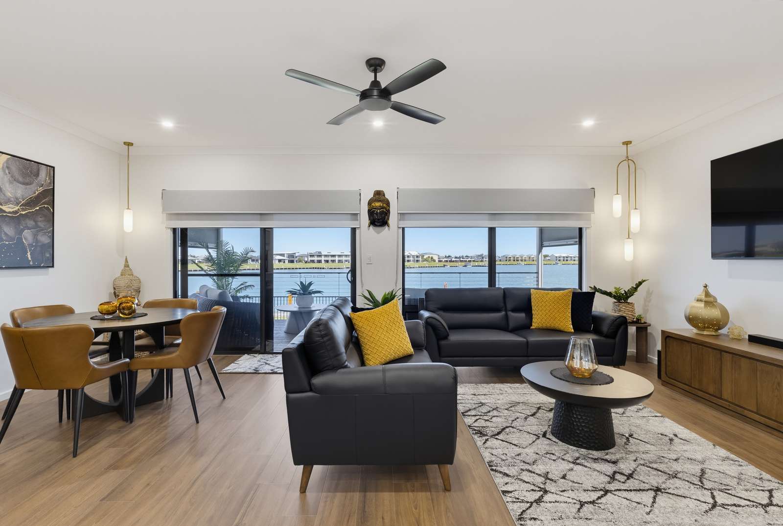 3-bed waterfront home, Alexandrina Cove