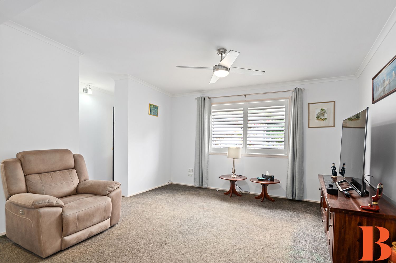 DEPOSIT TAKEN / UNDER CONTRACT - Perfect Presentation - Fabulous indoor/outdoor living room - convenient location