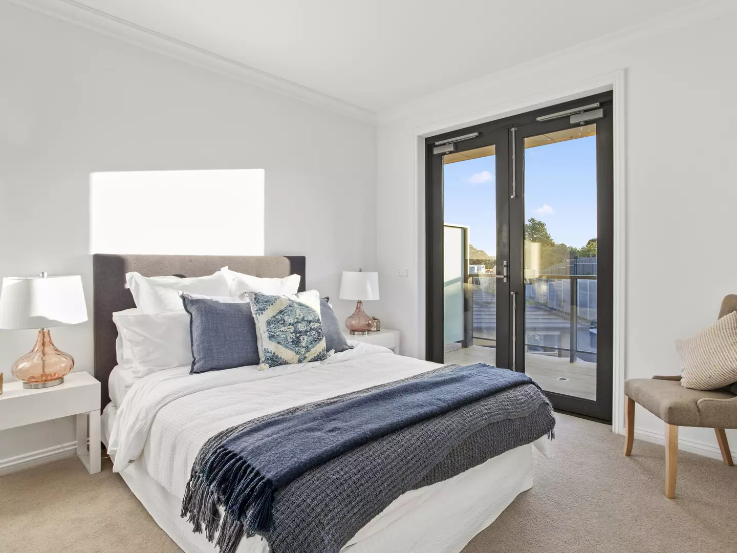 Rare North-Facing Apartment Offering Incredible Location & Views!