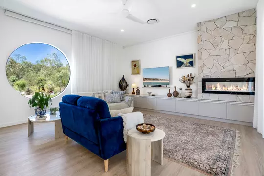 Resale - Home 149 - Tranquil Corner Retreat with Palm Lake Inspired Design