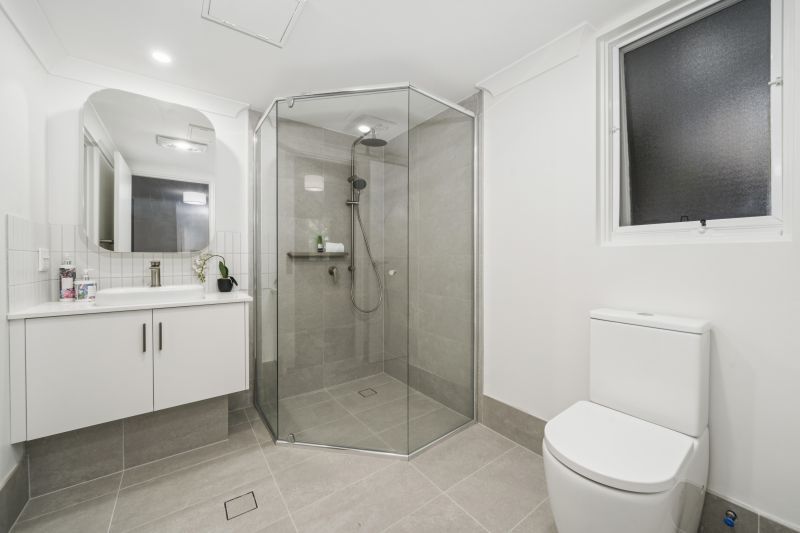 Stylish refurbished home in a tranquil setting!