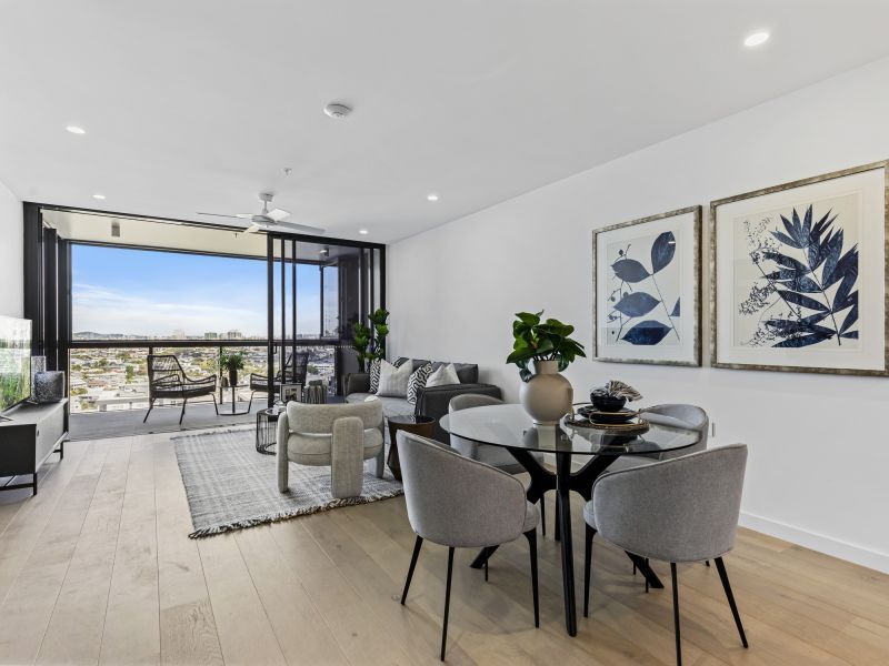 Bright, breezy and luxurious two-bed apartment