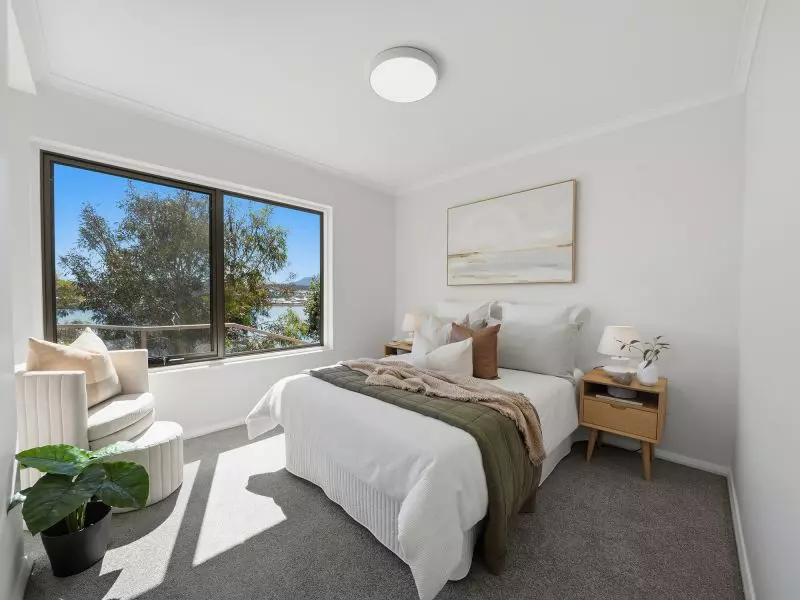 North Facing Villa With Views of Derwent River