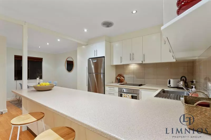 Premiere Location and Lifestyle!!