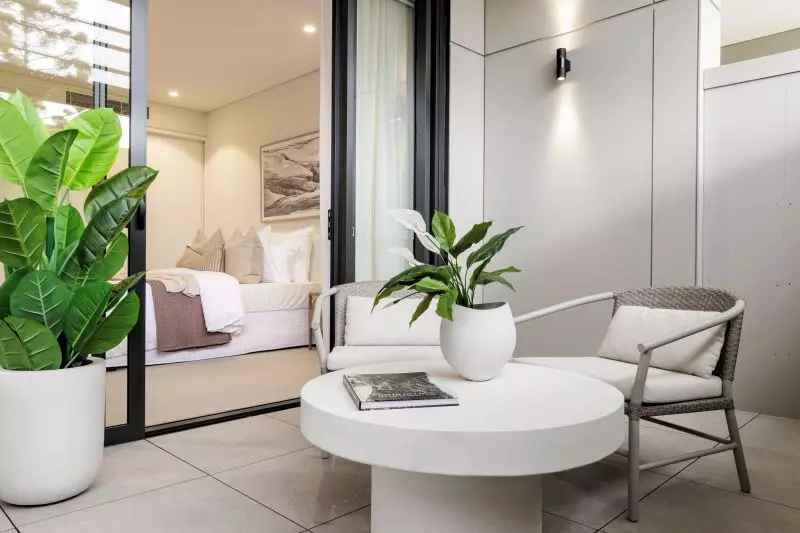 Spacious, light-filled 1-bedroom ground-floor apartment