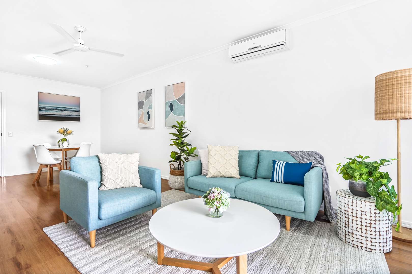 Modern & spacious one bedroom self-contained apartment