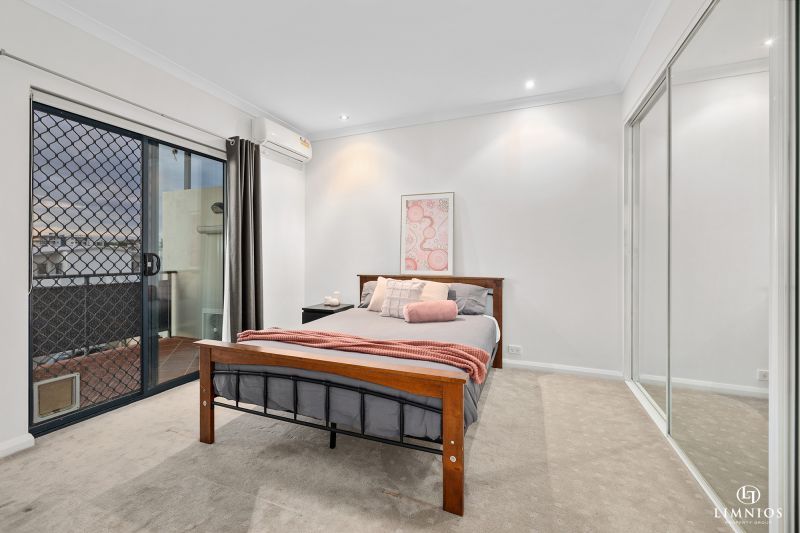 Top Floor with City Vistas!