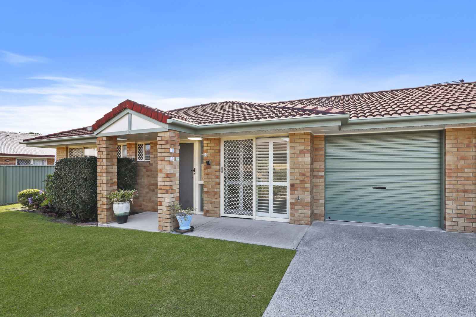 Relaxed bayside living in a stylishly refurbished villa at BlueCare Ibis Court Deagon