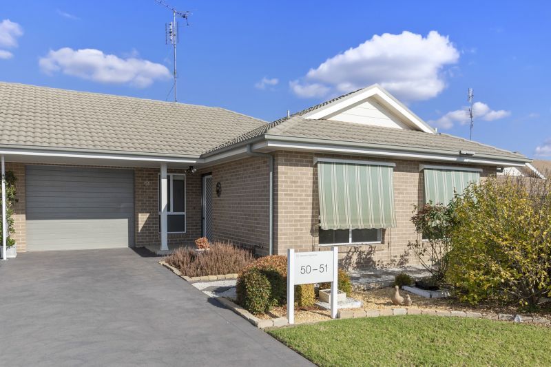 Waratah Highlands Retirement Village - 2 Bedroom plus Study lovely villa