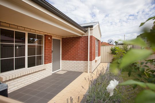 15 Plympton Mews, modern, 2 bedroom villa within a friendly community