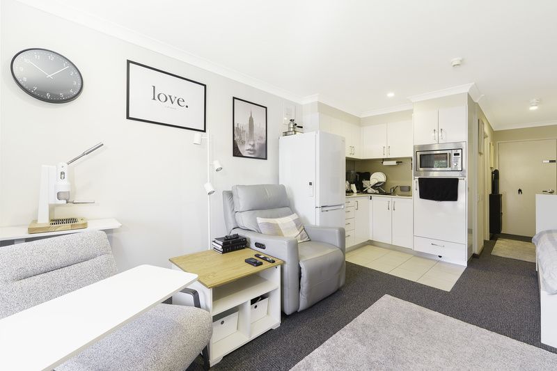 Stylish Studio Living in Prime Location