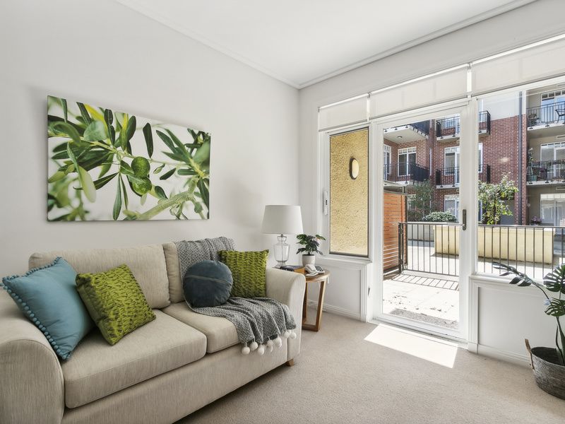 Bright and Fresh Retreat with Private Courtyard