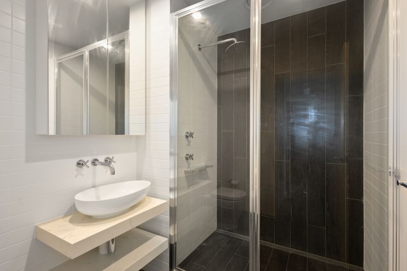 Great Location, Modern & Professional Lifestyle!