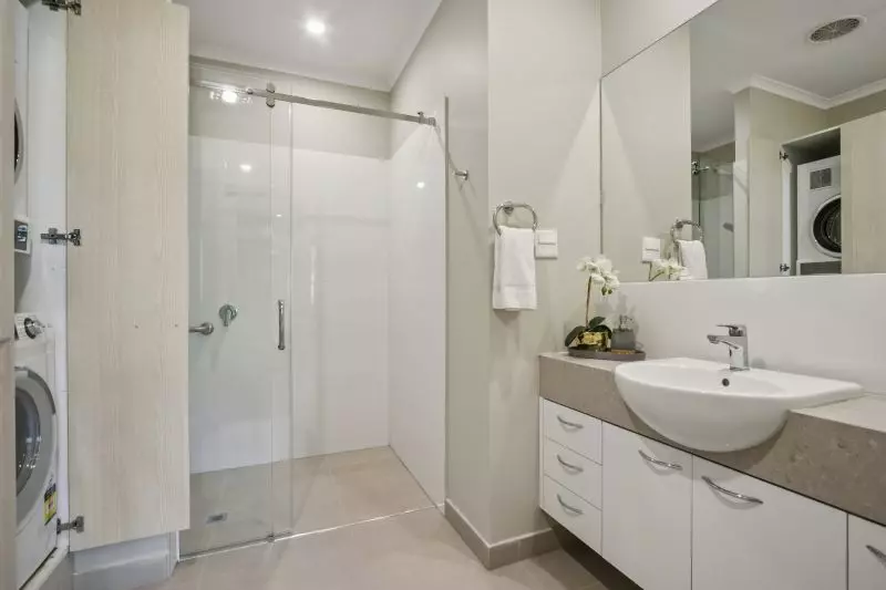 Newly-renovated studio apartment with brand-new kitchenette