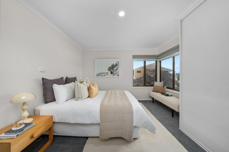 Magnificent views of Derwent River