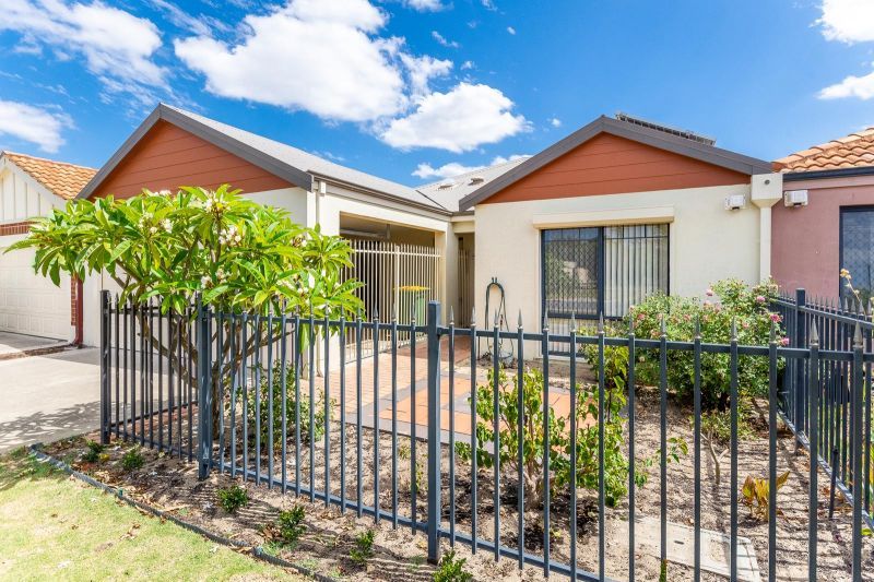 ARCADIA WATERS MADDINGTON - External Access with Resort Style Living...