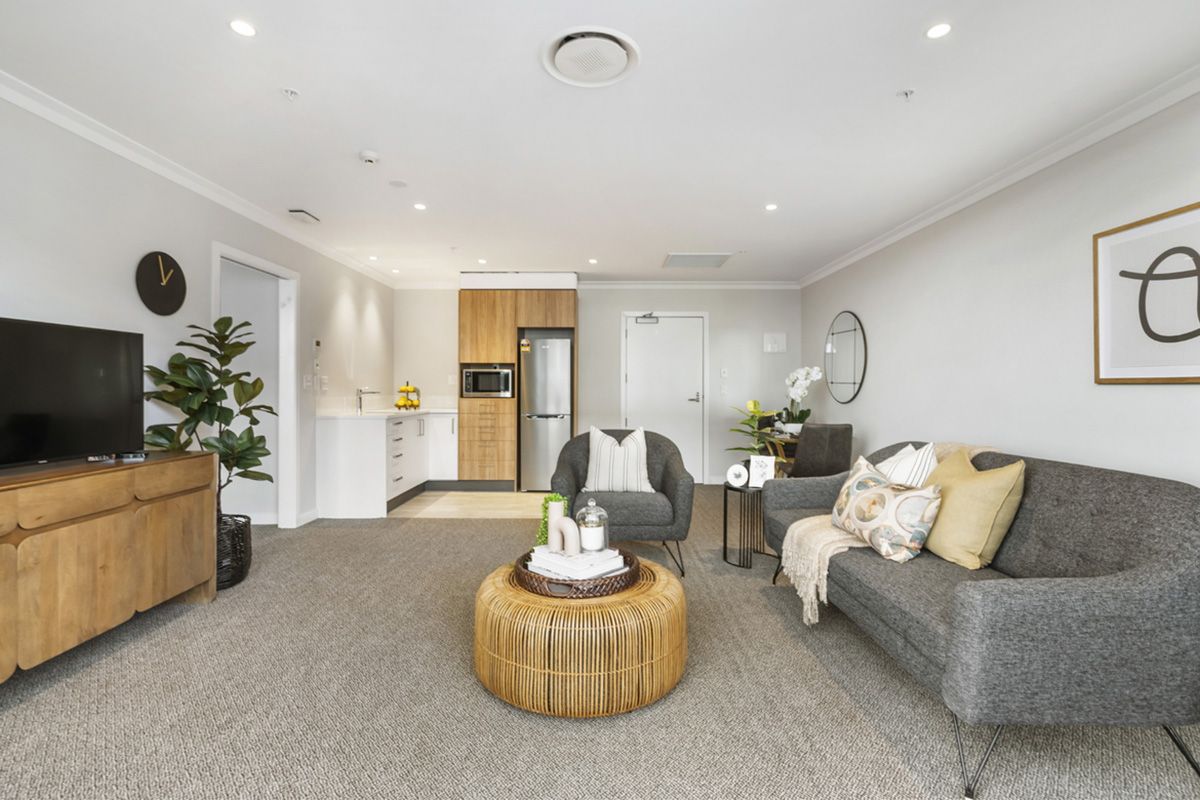 Independence with support