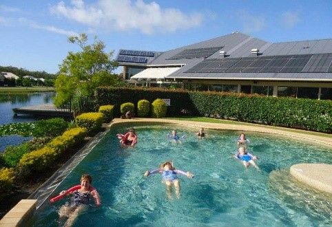 Spacious 3 Bedroom Home with Lake View - Home 184 Sovereign