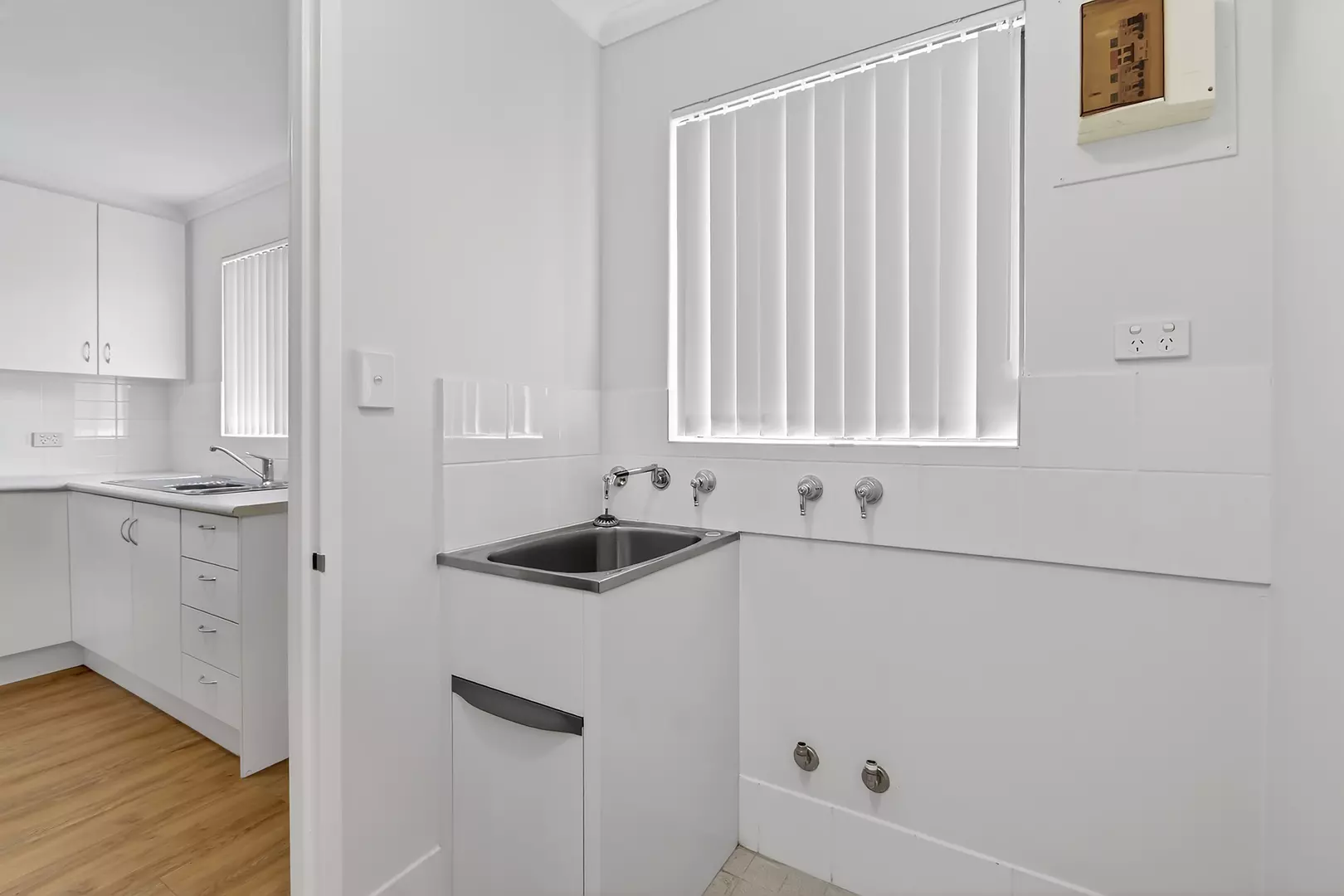 Lovely 1 bedroom unit in Frederick Guest Retirement Village in the heart of Bull Creek.