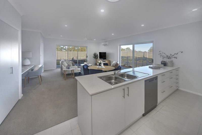 Modern villa in central location