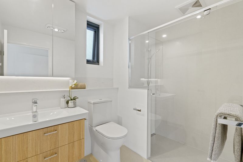 Luxurious two-bedroom with study nook