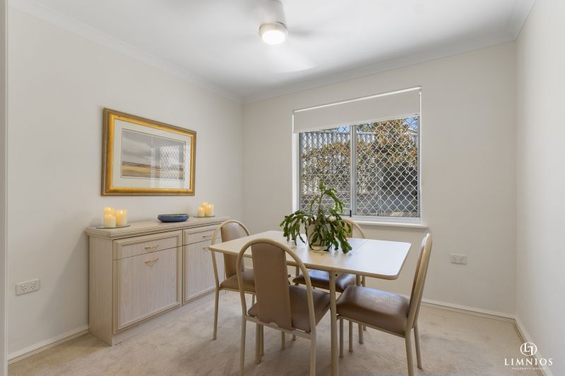 SOLD!. Beautifully presented, well maintained villa for the Over 55s