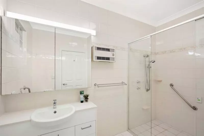 Rose Garden Ground Floor Apartment & North Facing