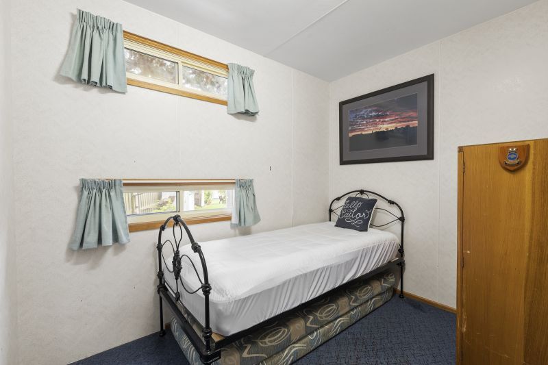 Cheerful 2 Bedroom Home- Ready for its new Owners!