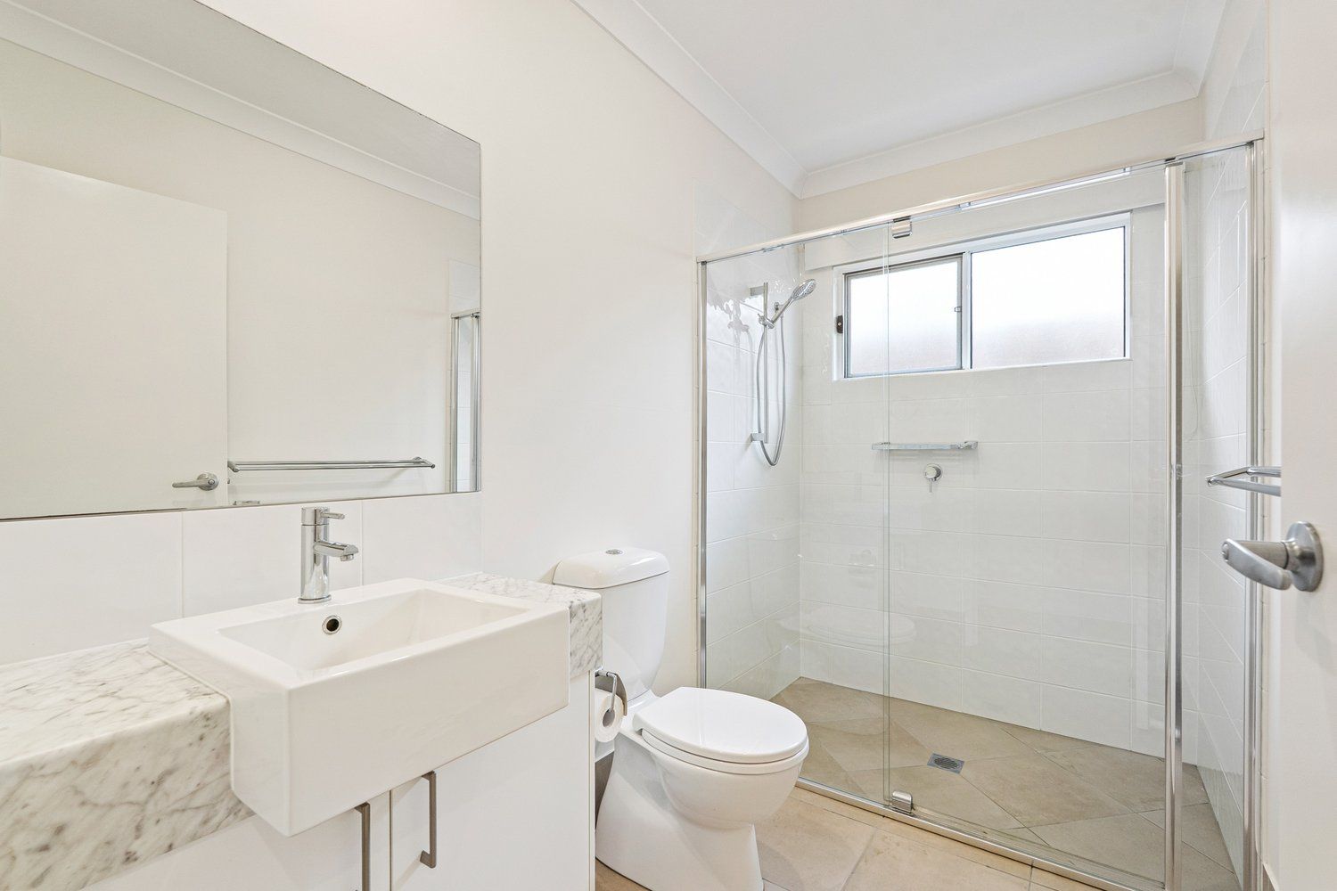 Bright, Stylish Home - Perfect for Easy Living!