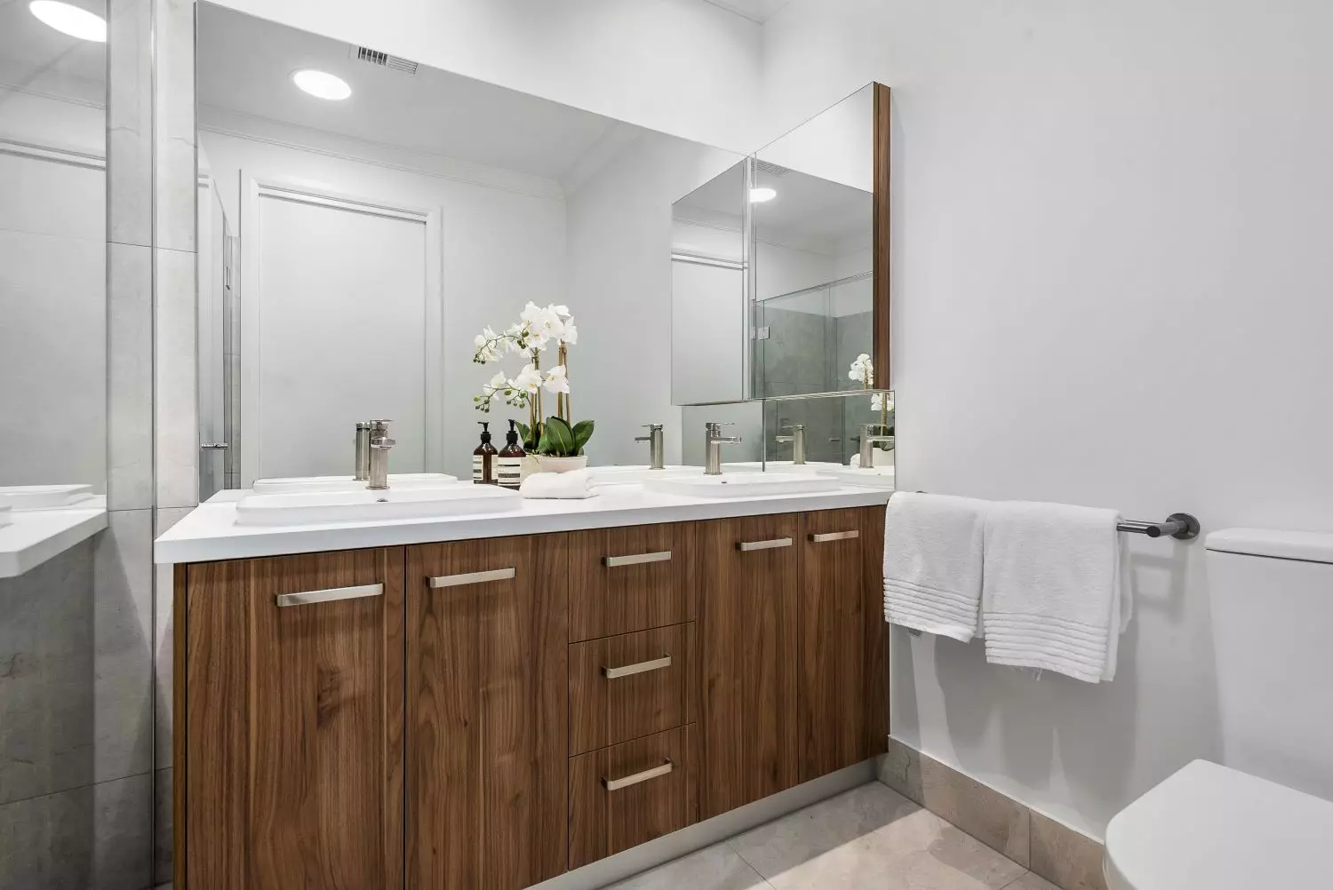 Your Dream Oasis Awaits!