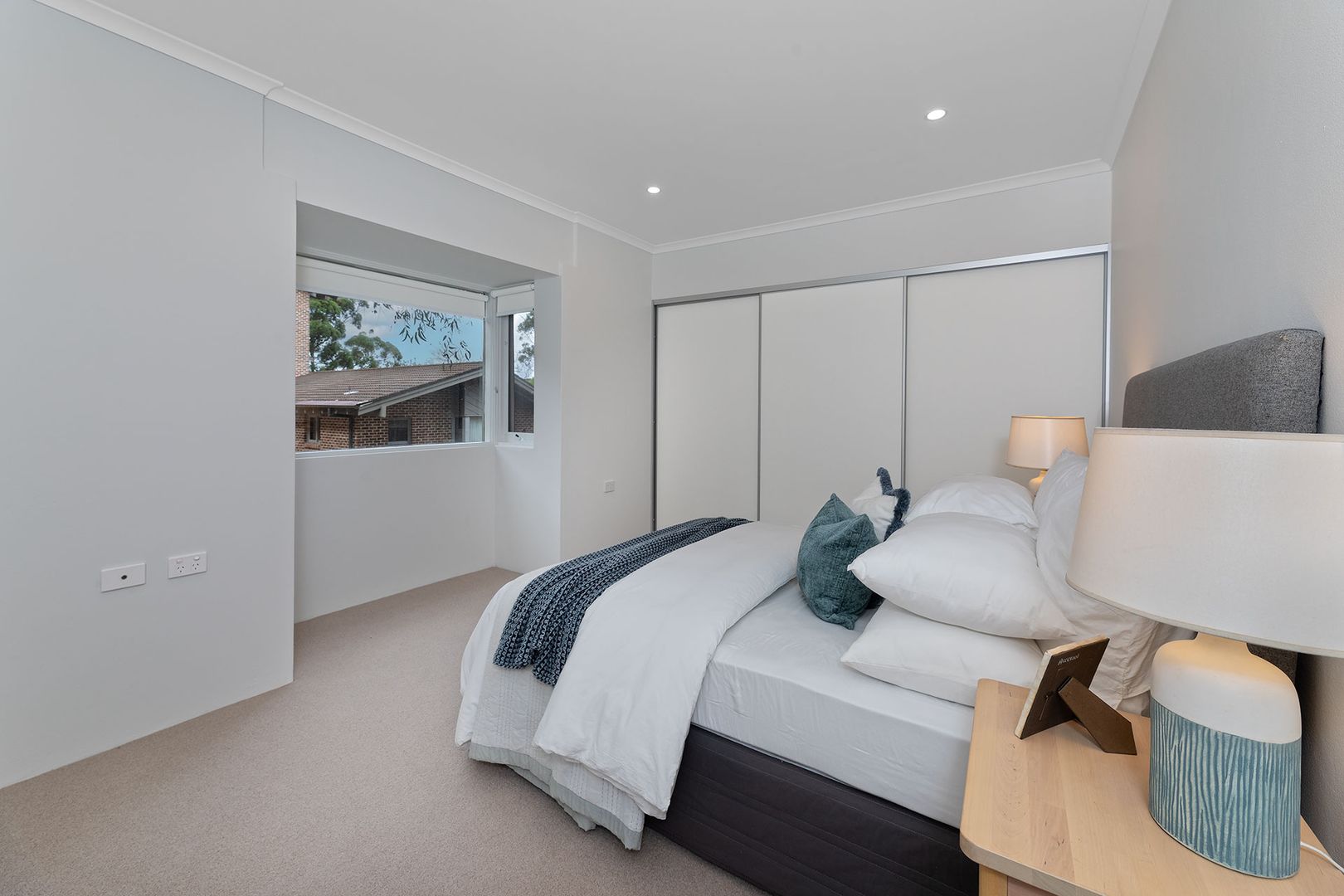 Fully Refurbished Large 3 Bedroom Unit with a Stunning Bushland Outlook