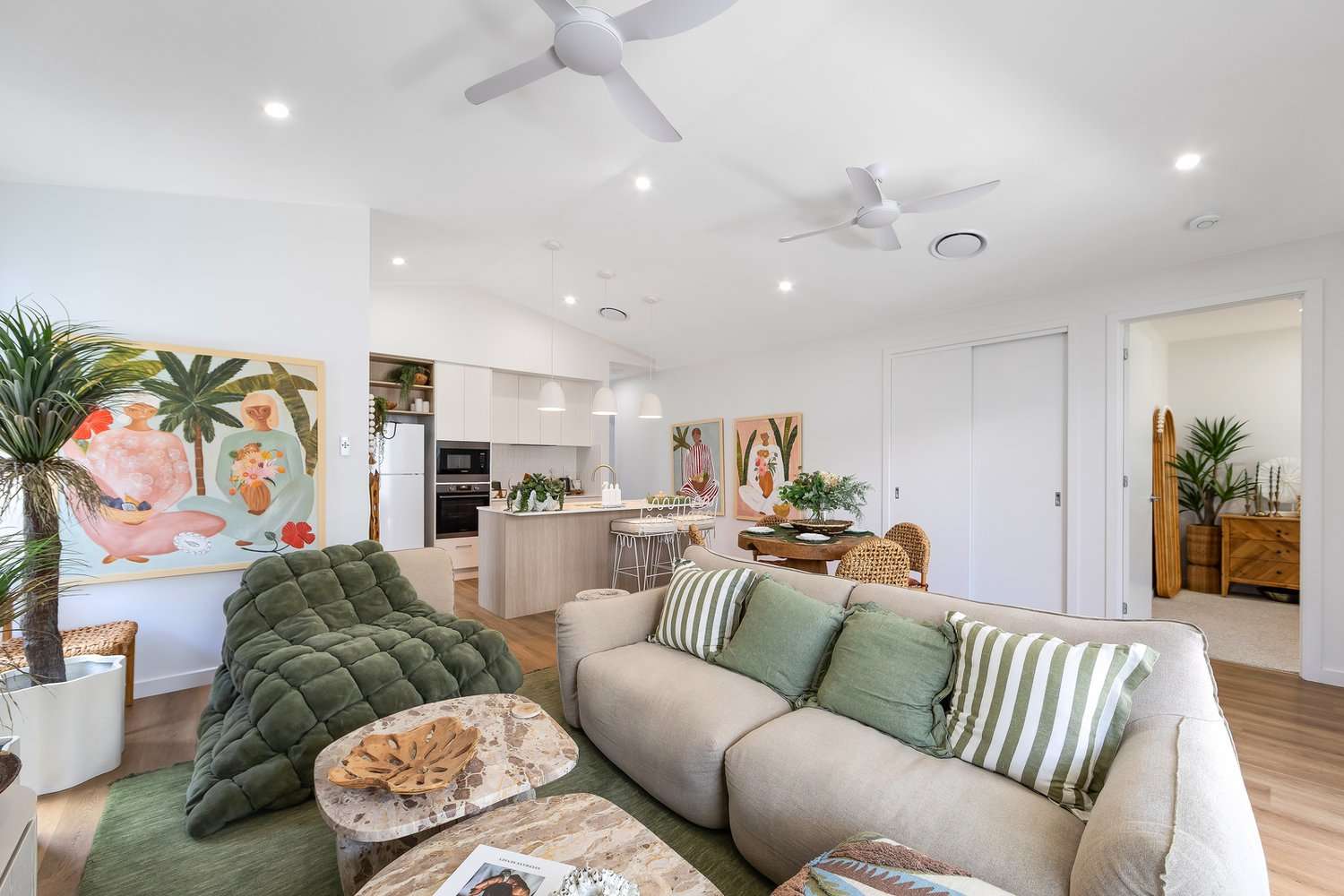 Quiet, Contemporary Living with Privacy and Space