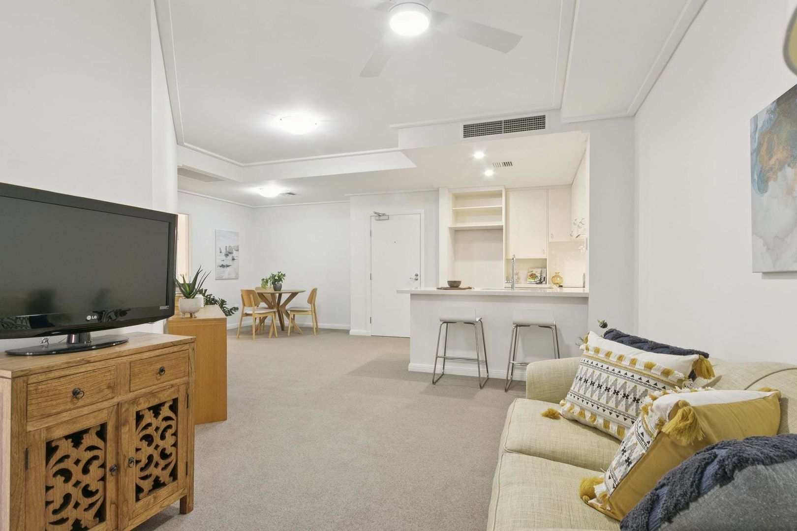 Stylish Home with Garden Terrace Access