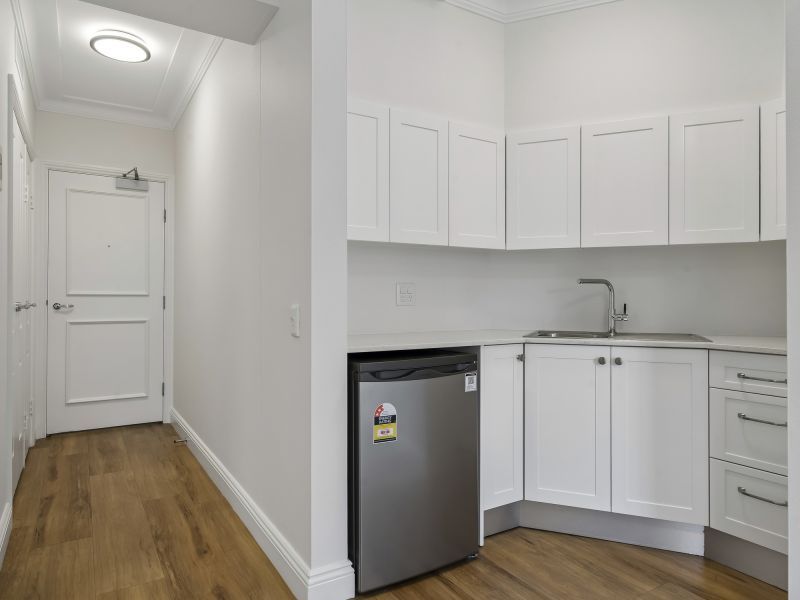 Move-in ready luxurious serviced apartment