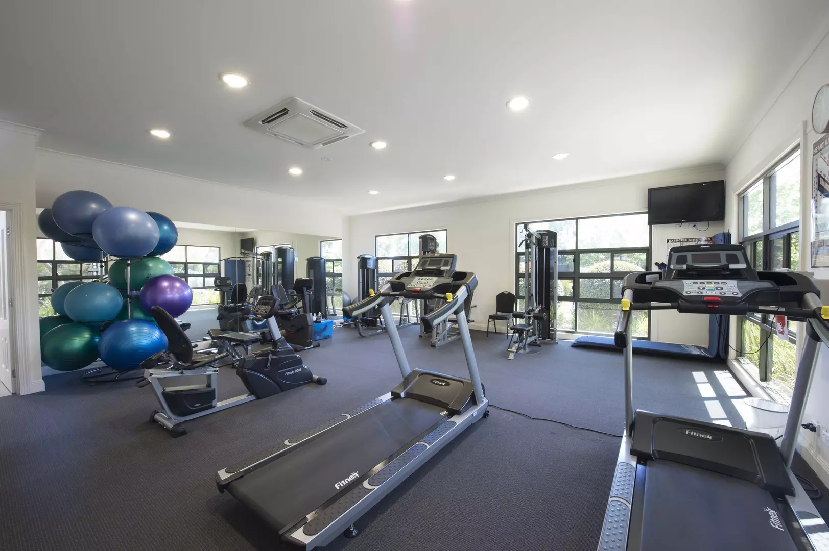 Discover well-connected comfort at Lifestyle Brookfield.