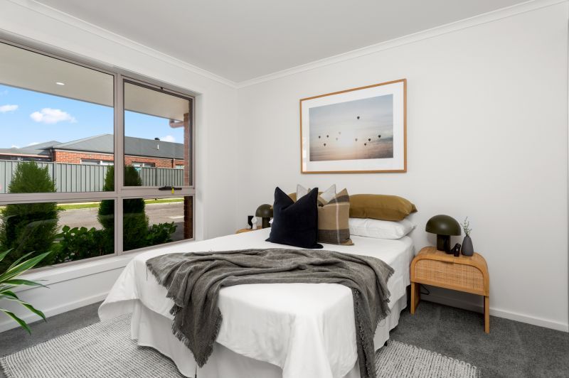 Two bedroom unit overlooking Mowbray Golf Course