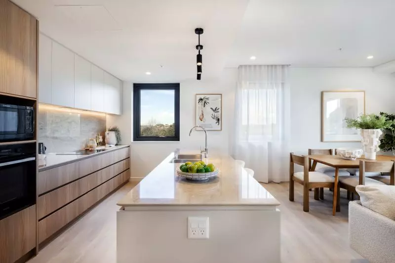 Spacious 2-bedroom apartment with private balcony & study nook