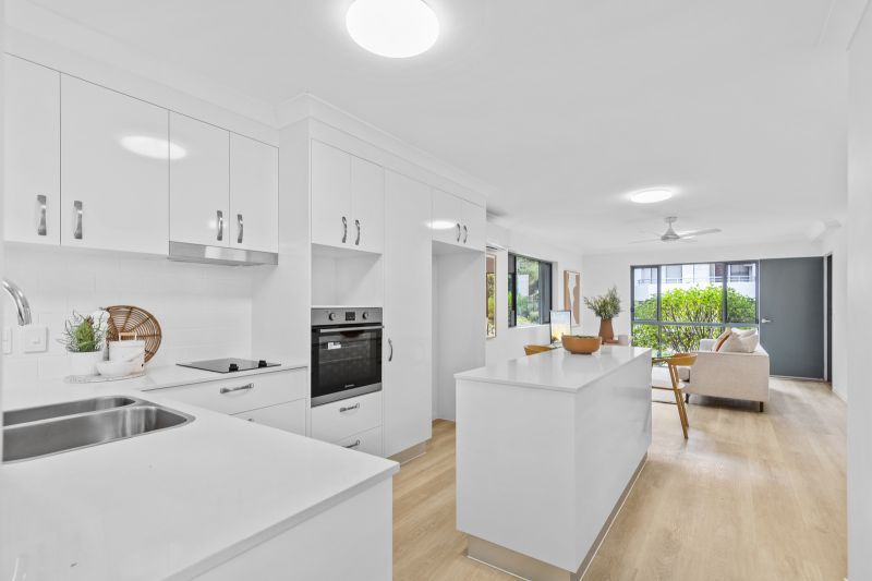 Spacious one-bedroom plus study