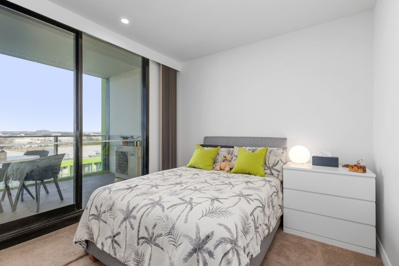 Stunning Views!! Lifestyle and Convenience!