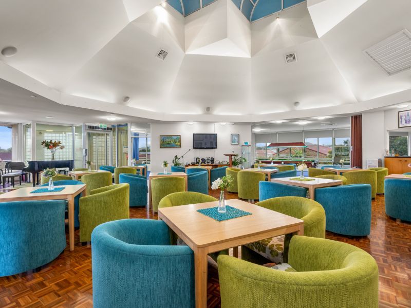 Highly Sought After !!
Beautiful two-bedroom, 1 bathroom villa with attached double garage