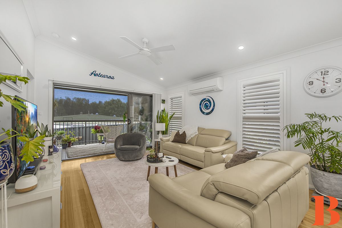 DEPOSIT TAKEN / UNDER CONTRACT - Gated Community - Minutes walk to Shopping and Medical