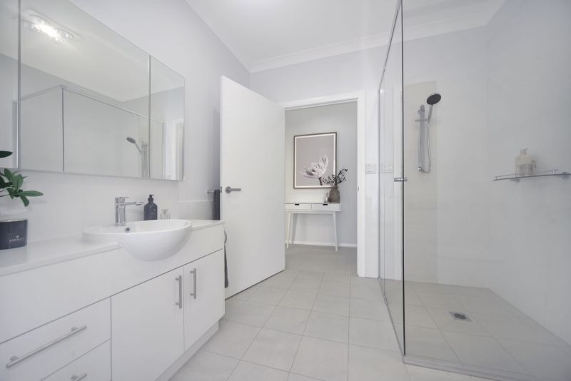 Modern villa in central location