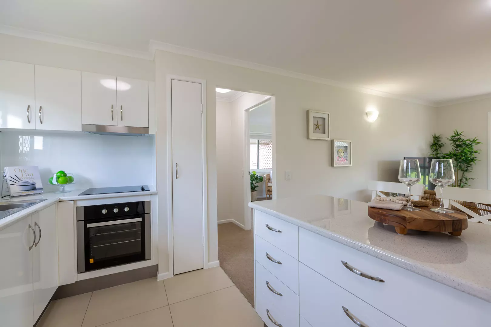 Welcoming & Radiant – Duplex in a Prime Location