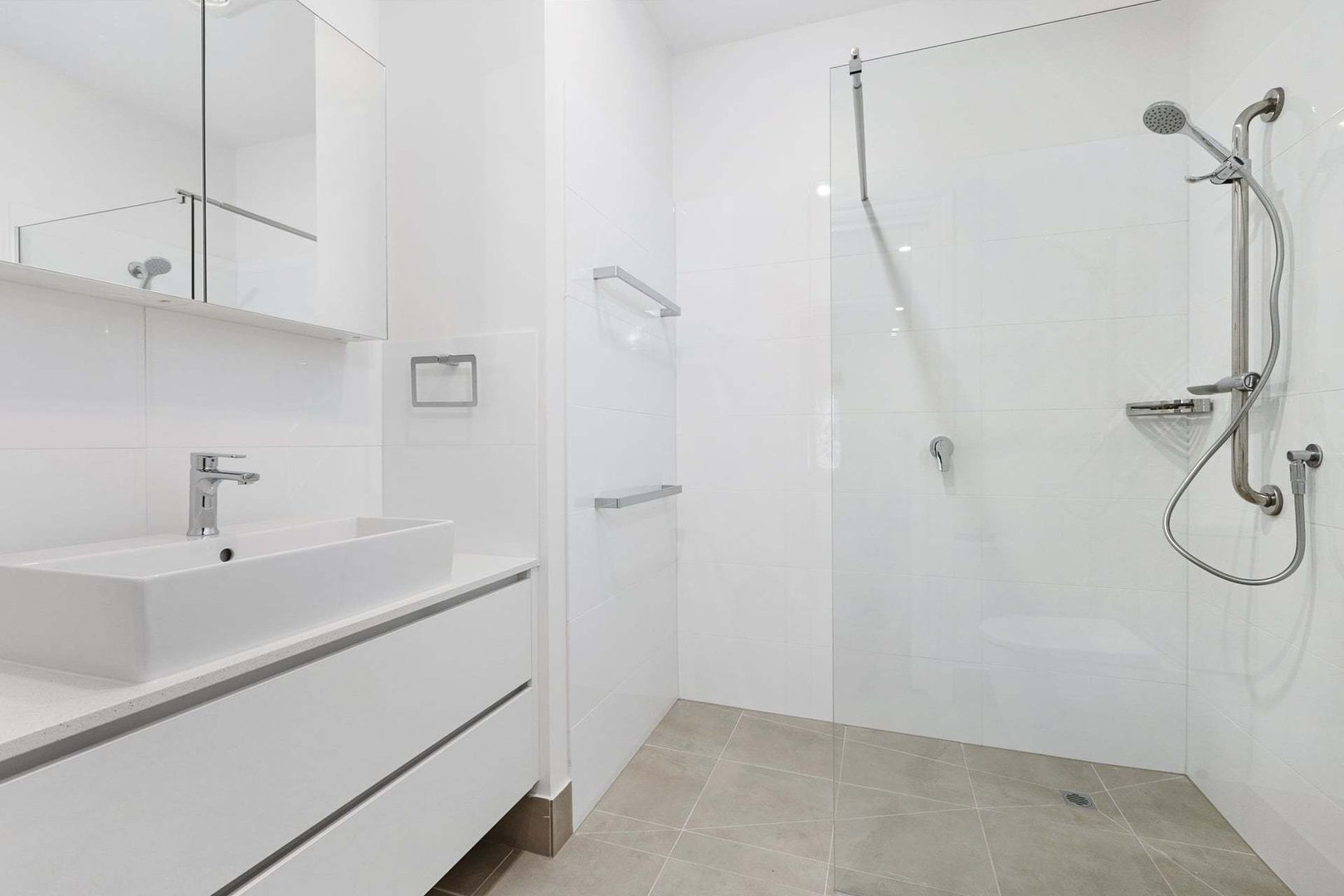 Spacious Garden Unit in Peaceful Cul-de-Sac