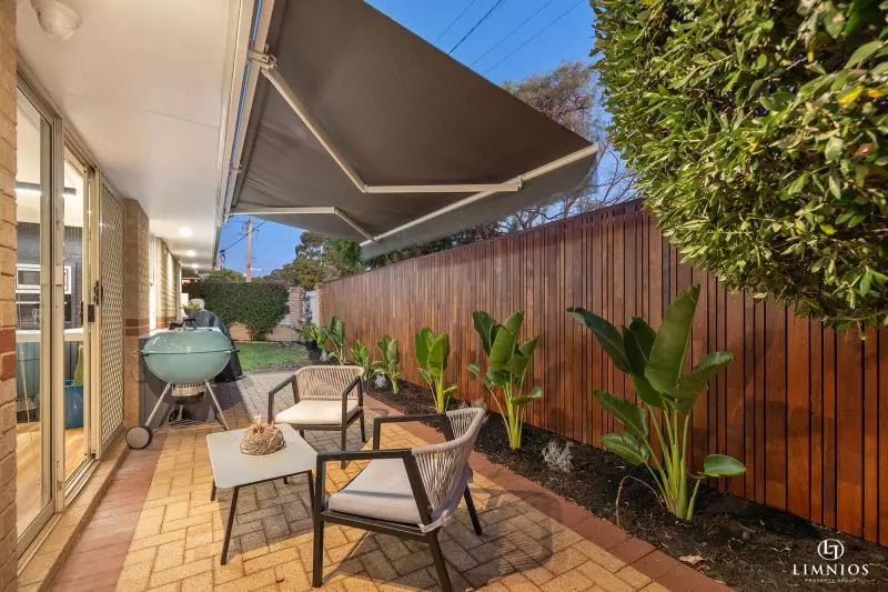 Standalone street front villa