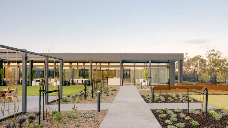 Prime Clubhouse position, perfectly designed