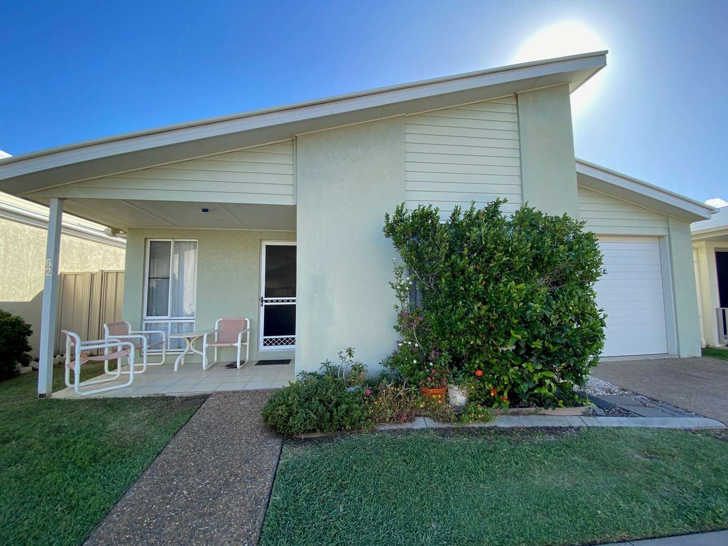 DON’T MISS THIS ONE! V62 Bottlebrush Design